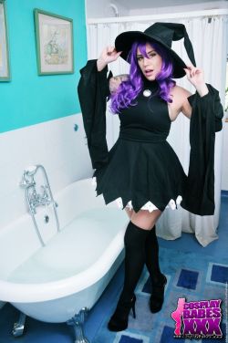 cosplaybabesxxx:  Yuffie Yulan dressed as Blair from Soul Eater