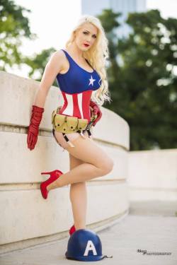 cosplayandgeekstuff:    Kristen Hughey  (USA) as Captain America Photo I by:  Ngo Photography   Photo II by:  Mineralblu Photography   Photo III by:  Rocket Queen Imaging   