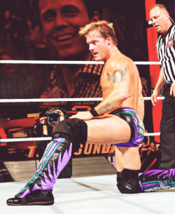 Looks like Jericho wants someone to sit/ lay across his knee!