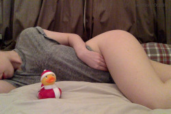anothersh0tatlife:  Santa duck says you have to go to bed so