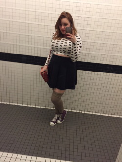 chubby-bunnies:  My favorite recent outfit pic. Feeling confident