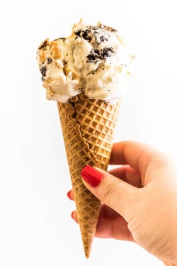 fullcravings:  No-Churn Peanut Butter Oreo Ice Cream  Like this
