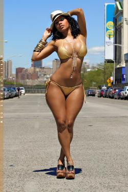 Jaw-Dropping Women