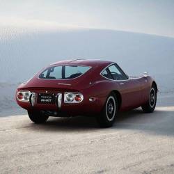 ironylon:  MOTORS  Toyota 2000GT Available to experience now