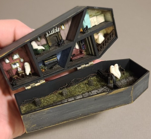 sosuperawesome:  Miniature Coffin Ghosthouses // Blacklillybee