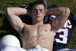 properfaggot:  He waited for Coachâ€™s orders. It was like this after every practice. The rest of the team hit the showers, Jason waited shirtless for his instructions. He wasnâ€™t sure why he did it and he wondered if it was odd that he did it, but despi