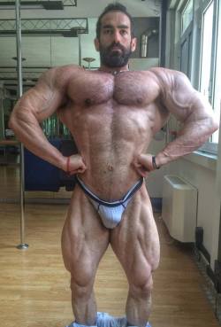 the-swole-strip:  http://the-swole-strip.tumblr.com/  Mounds