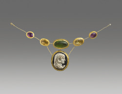 archaicwonder:  Hellenistic Alexander the Great Cameo Necklace,