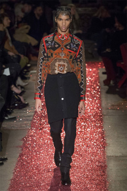 vivienne-westhollywood:  GIVENCHY AW15