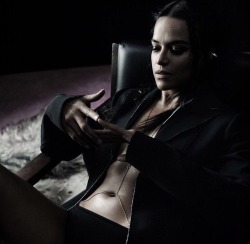 brittanaluv:  omgkee:  Michelle Rodriguez is unbelievably sexy.