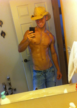 gaysexcam:  Handsome hung studs posing. http://livegayking.blogspot.com/2013/09/handsome-hung-studs-posing.html