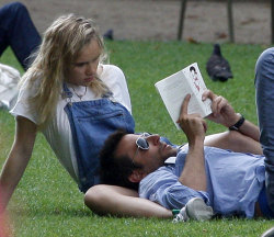 ieao:  Bradley Cooper reading Lolita with his young girlfriend