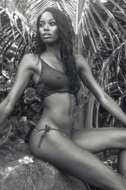 naked-african-girl:  Eugena Washington ….. http://bit.ly/1NjW3lc