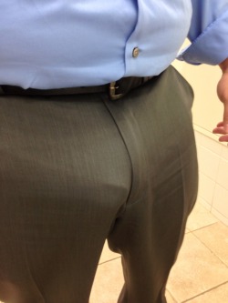 obscenebulges:  I wish he worked at my job!