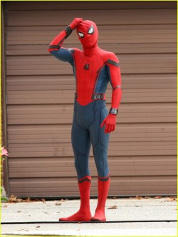 superhero-fan-club:  New Tom Holland On The Set On Spider-man: