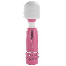 mynaughtytoychest:  Prizes: 1 winner will receive the grand prize of a Lelo Smart Wand Medium and 3 winners will receive a Mini BodyWand (winner chooses color) I’ll add more prizes for every 500 notes this gets so there are more chances to win!Rules: