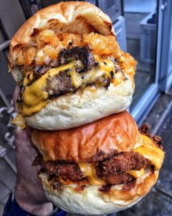 yummyfoooooood:Cheeseburger with Hash Browns and Chicken Cheeseburger