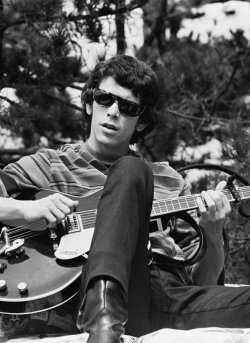 pinkfled: Young Lou Reed while on The Velvet Underground 