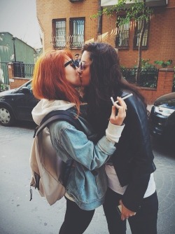 the-inspired-lesbian:  Lesbians & Love ♡