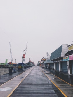 interephobic:  we went to the boardwalk and it was completely