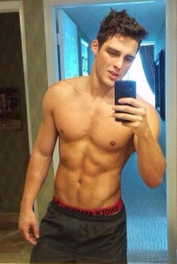 im-a-prince-gay:  damn-datbody:  More Hot Guys  im-a-prince-gay​