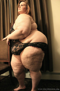 xxlgirls:  Massive, impressive, attractive.   Awesome&hellip; Amanda/Foxy Roxxie 53-52-64 46D 5'4&quot; 400 lbs. 182 kg BMI: 68.7  	 /- 