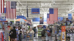 think-progress:  Walmart Is Stashing Tens Of Billions Of Dollars