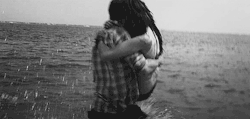 crazykissing:  sex / love / romance blog 