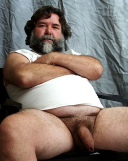 This fucker gave me so many wet dreams and I jerked off so many times over the course of 15  years while drooling over his nude pictures and staring at that fat, uncut and magnificent cock. Still is one of my most favorite daddies out there.   Gee, how