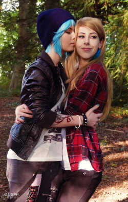 jaz-zephy:  Do you want more Chloe x Rachel pic ? ;) I hope you