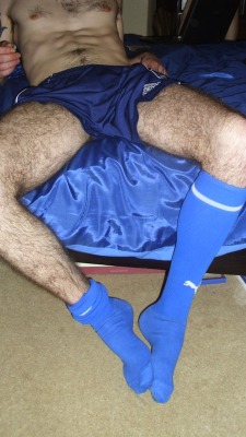 sniffingsocks:  LOVE WHEN YOU SMELL MY SWEATY SOCKS AFTER PRACTICE