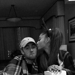 agdaily:  arianagrande: ♡