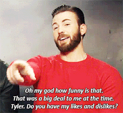 beardedchrisevans: Chris Evans is confronted with 90’s boardgame