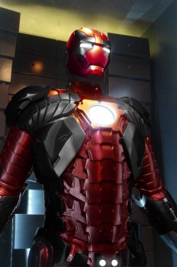 filthyloveletter:  Deadpool x iron man >  *____*