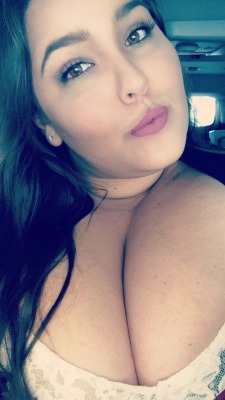 bigcutieboberry:  Boobs. Fat ones. 😘