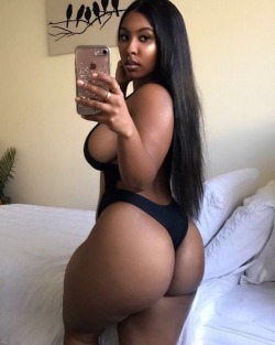 thickaddiction:  @micaelaachantee 😍😍😍