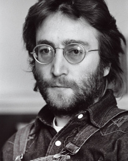 soundsof71:  John Lennon, by Annie Leibovitz, for the cover of