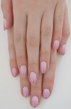 omoimono:  Princess nails・゜*:･ﾟ♡ 