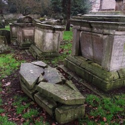 zackeriahanightmare:  #broken #cemetery #tomb #grave #graveyard