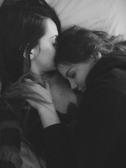 lesbiandgayy:  ♥️ 