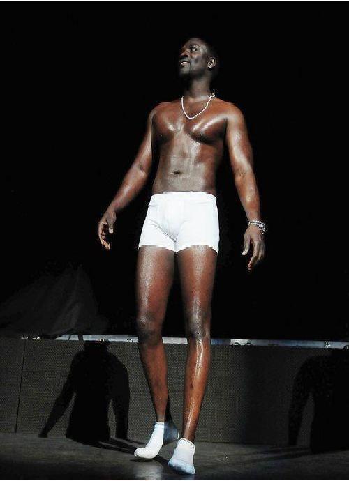 lamarworld:  Akon & Wyclef Jean bulge and ass appreciation  