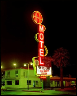 kafkasapartment:  Ambassador Motel, Las Vegas, 2001. Albert Watson.