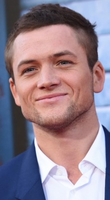 vjbrendan:  Taron Egerton Promoting ‘Sing’ in Los Angeleshttp://www.vjbrendan.com/2016/12/taron-egerton-promoting-sing-in-los.html