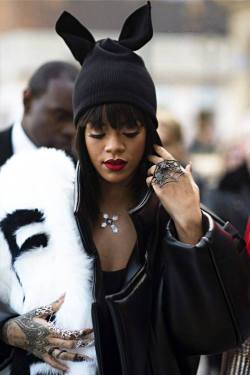 Rihanna | via Facebook on We Heart It - https://bnc.lt/l/54nQ-bU15r