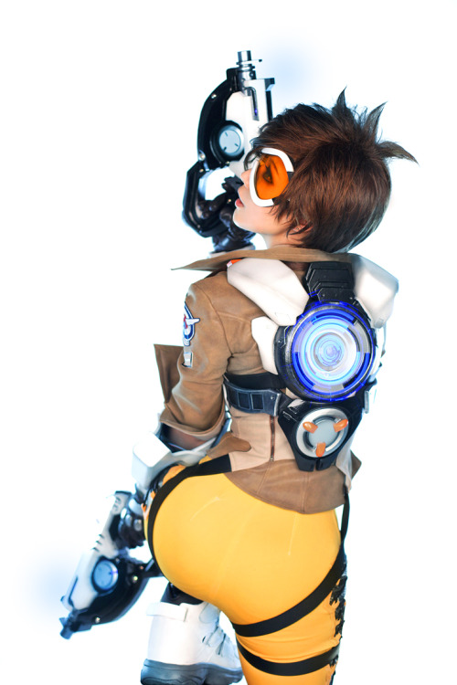 overbutts:  Tracer Cosplay