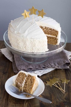 sweetoothgirl:  Chai Spice Cake with Vanilla Bean Buttercream