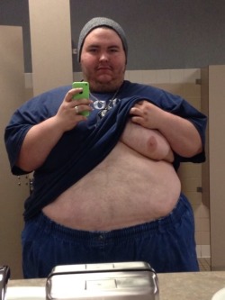 chubblover92:  Damn thatâ€™s a hot chub   How is it I can never find these bathrooms with all these hot superchubs in them?