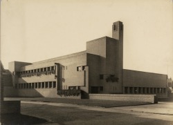 germanpostwarmodern:  Dr. H. Bavinckschool (1921-22) in Hilversum,