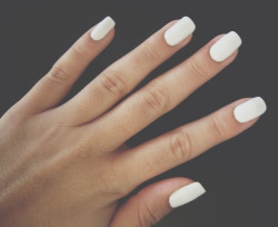 hairstylesbeauty:  white nails.. 
