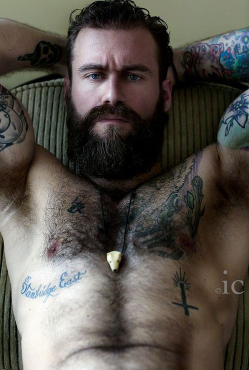 feelmylust:  mtsucub90:  blowad2001:  Yes, yes, yes, ad infinitum - *drool* ðŸ˜›  Yeeaahhhhhâ€¦  Beard is a NEED. I cannot even explain.. it just has to exist 